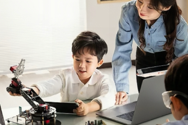 Scratch编程软件详解，青少年学习编程的首选平台！-振佳策